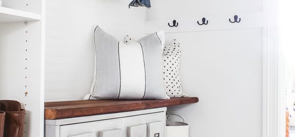 Remodelaholic | Friday Favorites: Useful and Pretty Built-Ins