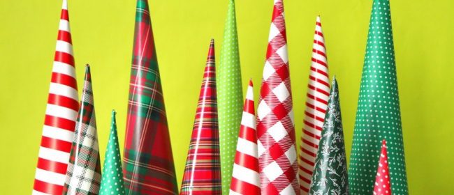 Remodelaholic | 35+ Easy Paper Christmas Decorations